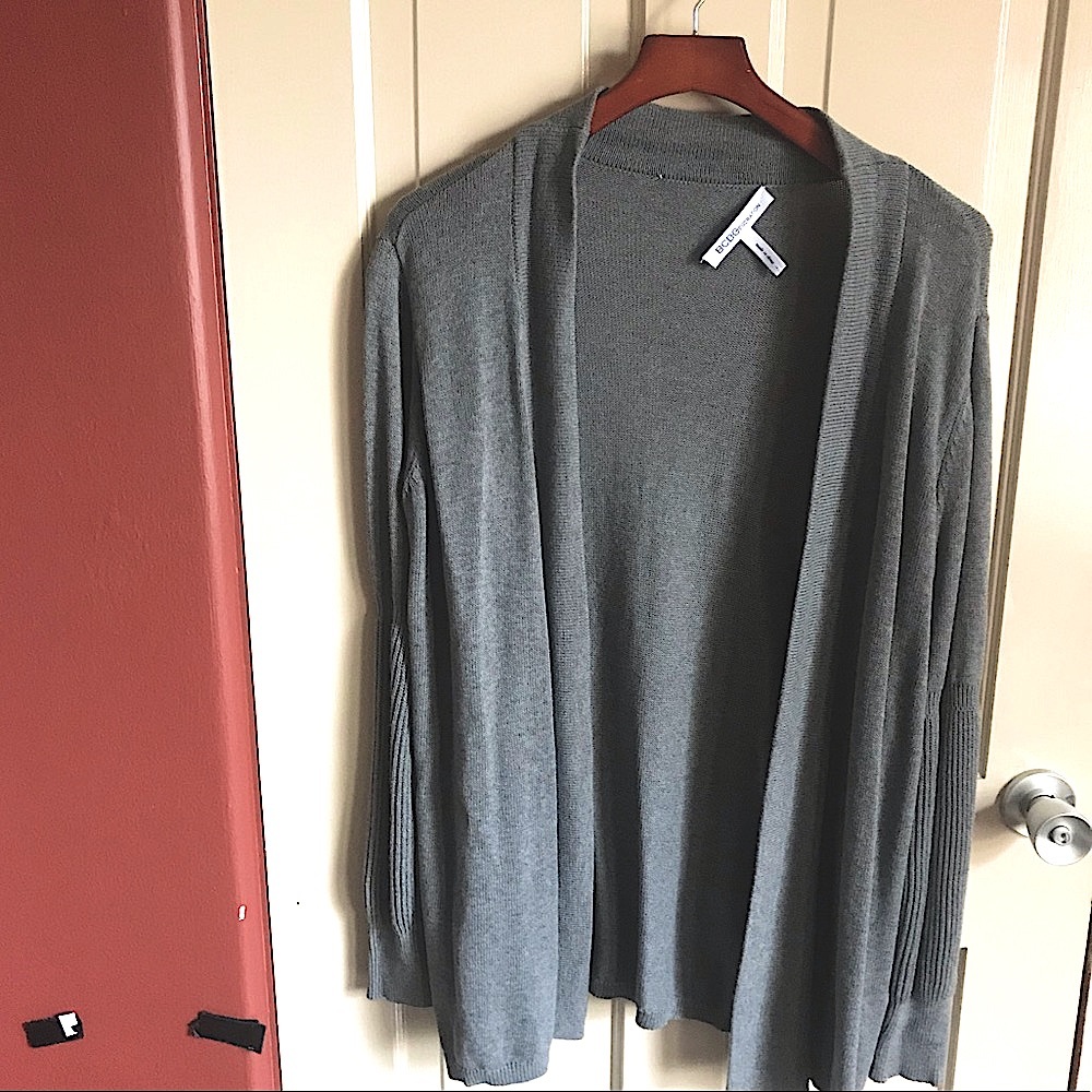 BCBGeneration Women’s cardigan Sweater SZ-Large